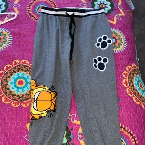 Garfield sweats
